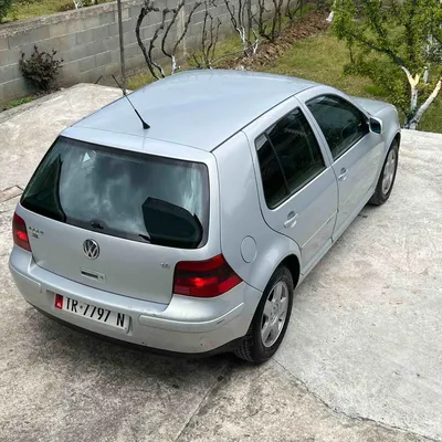 Volkswagen Golf 1998 në shitje
