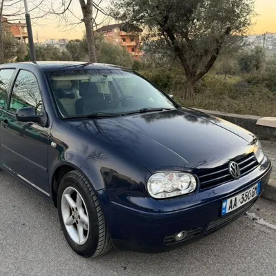 Volkswagen Golf 2000 në shitje