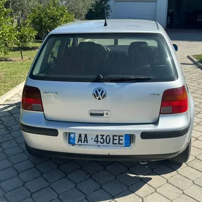 Volkswagen Golf 2001 në shitje