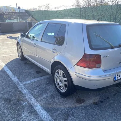 Volkswagen Golf 1999 në shitje