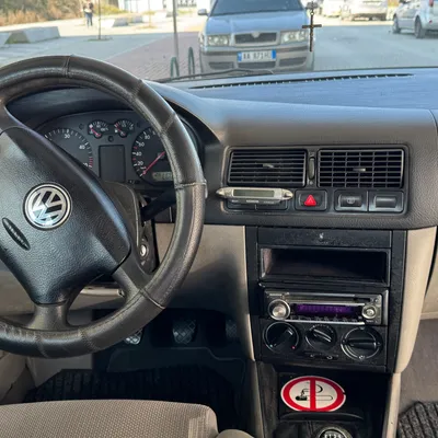 Volkswagen Golf 1999 në shitje