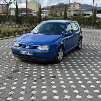 Volkswagen Golf 2000 në shitje