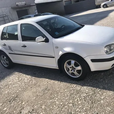 Volkswagen Golf 1999 në shitje