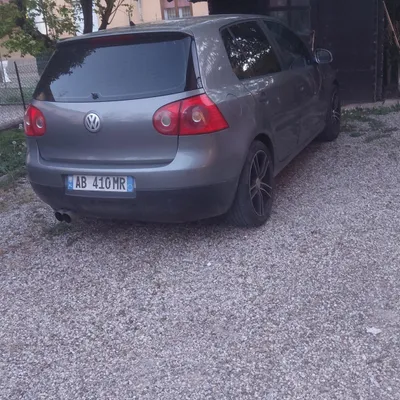 Volkswagen Golf 2005 në shitje