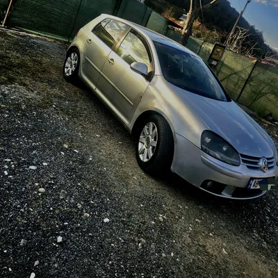 Volkswagen Golf 2005 në shitje