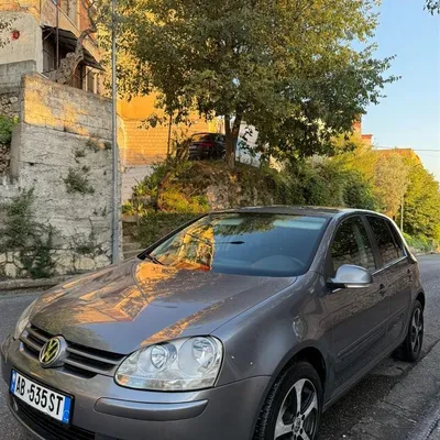 Volkswagen Golf 2006 në shitje