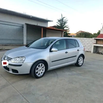 Volkswagen Golf 2005 në shitje