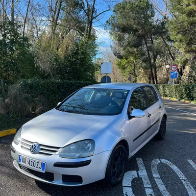 Volkswagen Golf 2004 në shitje