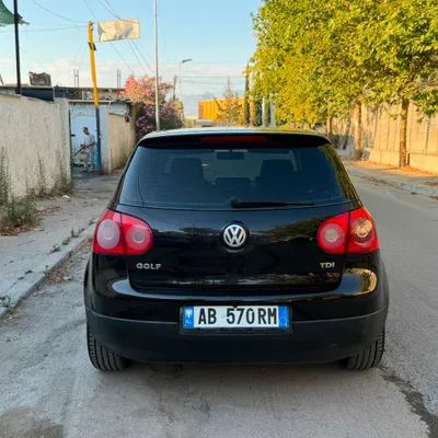 Volkswagen Golf 2005 në shitje
