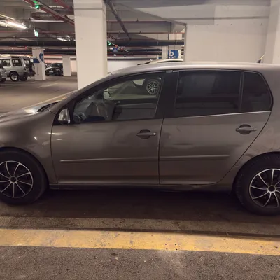 Volkswagen Golf 2006 në shitje