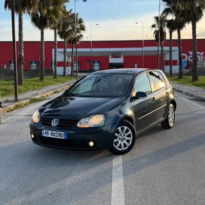 Volkswagen Golf 2006 në shitje