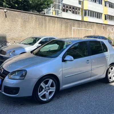 Volkswagen Golf 2008 në shitje