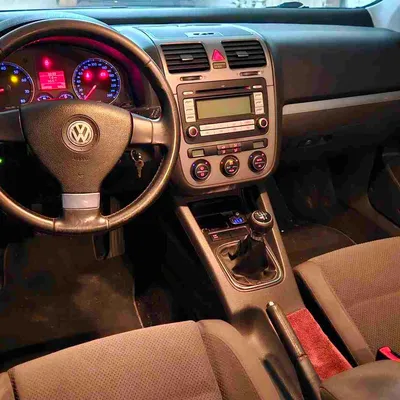 Volkswagen Golf 2008 në shitje