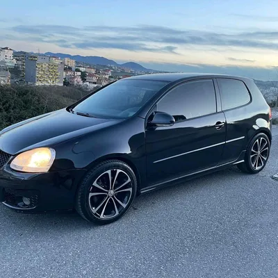 Volkswagen Golf 2005 në shitje