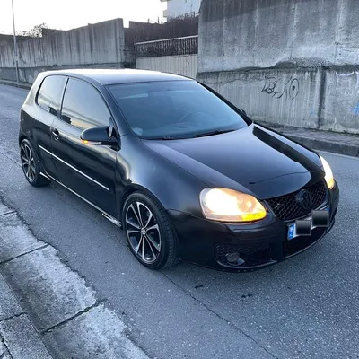 Volkswagen Golf 2005 në shitje
