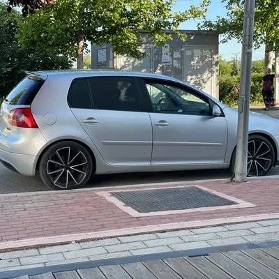 Volkswagen Golf 2005 në shitje