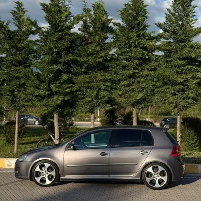 Volkswagen Golf 2006 në shitje