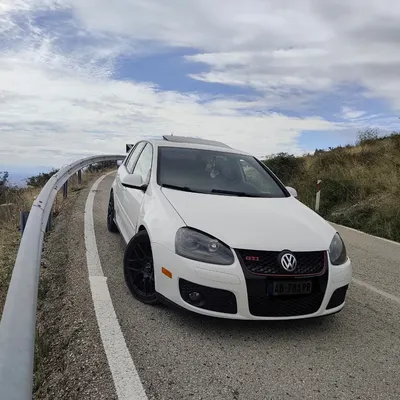 Volkswagen Golf 2009 në shitje