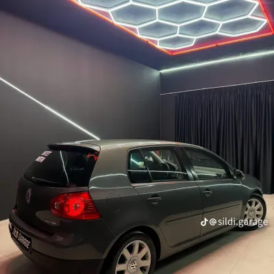 Volkswagen Golf 2005 në shitje