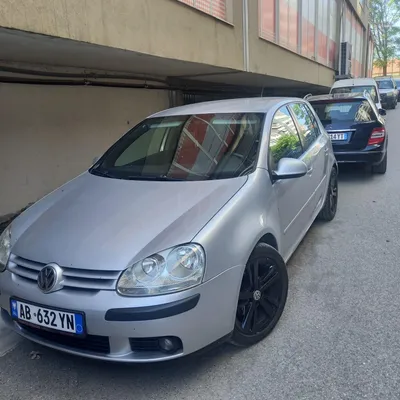 Volkswagen Golf 2005 në shitje