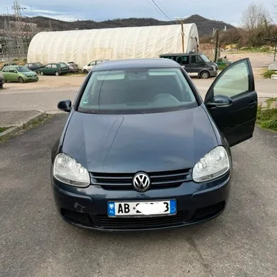 Volkswagen Golf 2005 në shitje
