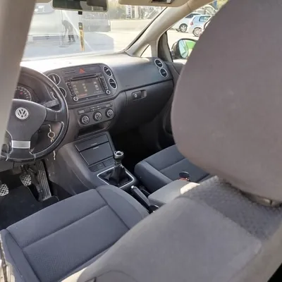 Volkswagen Golf 2009 në shitje