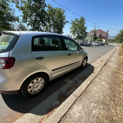 Volkswagen Golf 2005 në shitje