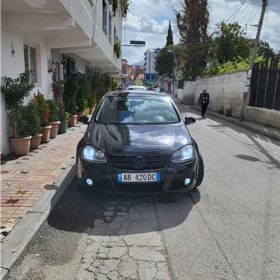Volkswagen Golf 2006 në shitje