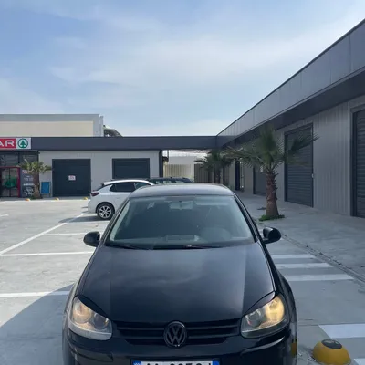 Volkswagen Golf 2006 në shitje