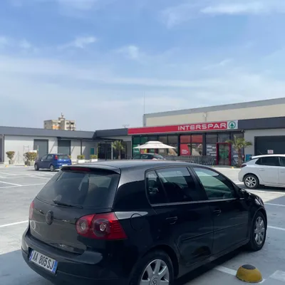 Volkswagen Golf 2006 në shitje