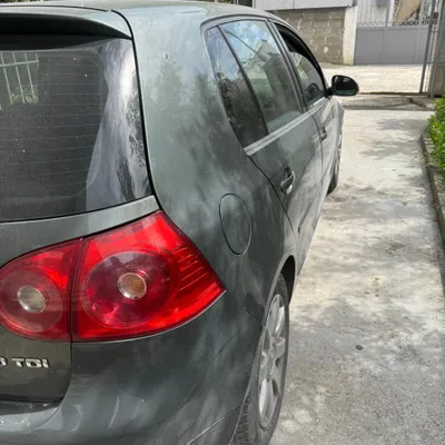 Volkswagen Golf 2005 në shitje