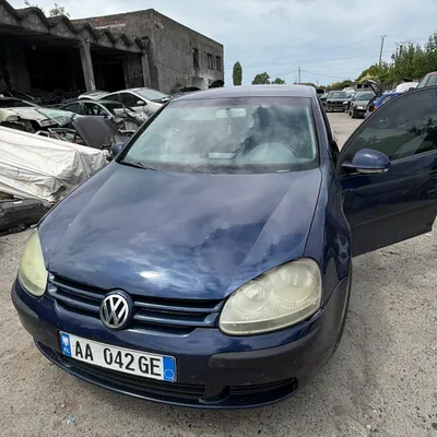 Volkswagen Golf 2005 në shitje