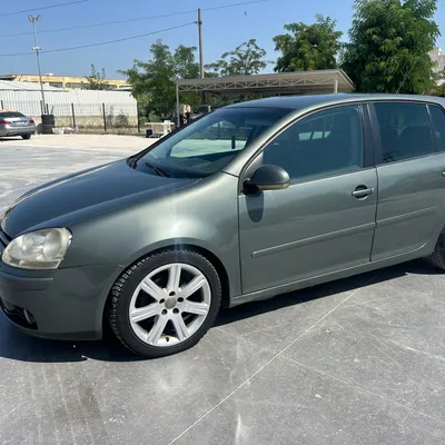 Volkswagen Golf 2005 në shitje