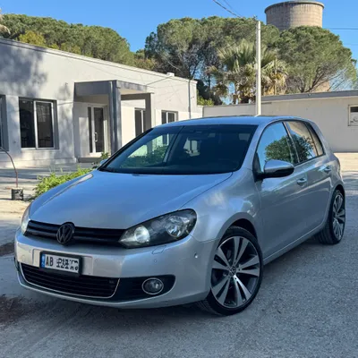 Volkswagen Golf 2009 në shitje