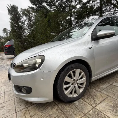 Volkswagen Golf 2012 në shitje