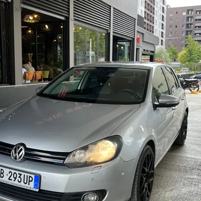 Volkswagen Golf 2012 në shitje