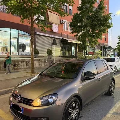 Volkswagen Golf 2009 në shitje