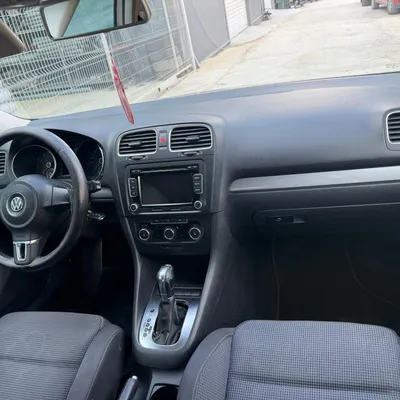 Volkswagen Golf 2011 në shitje