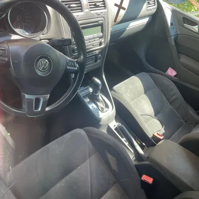 Volkswagen Golf 2012 në shitje
