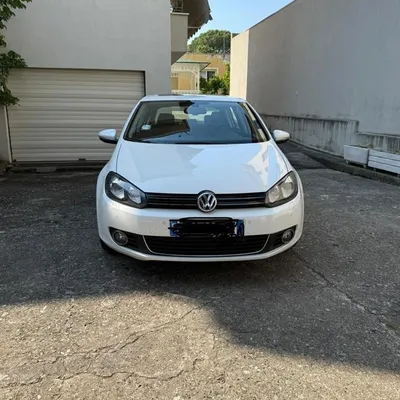 Volkswagen Golf 2012 në shitje