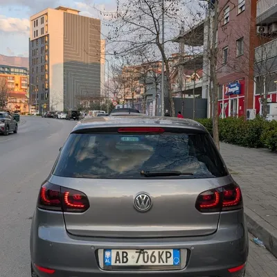 Volkswagen Golf 2012 në shitje