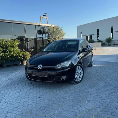 Volkswagen Golf 2012 në shitje