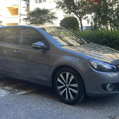 Volkswagen Golf 2009 në shitje