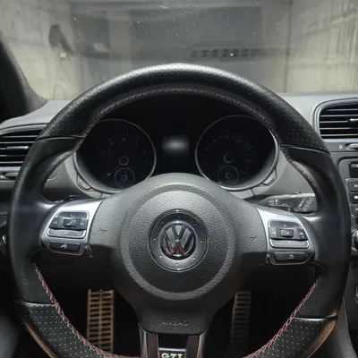 Volkswagen Golf 2012 në shitje