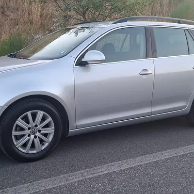 Volkswagen Golf 2012 në shitje