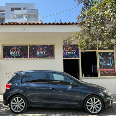 Volkswagen Golf 2009 në shitje