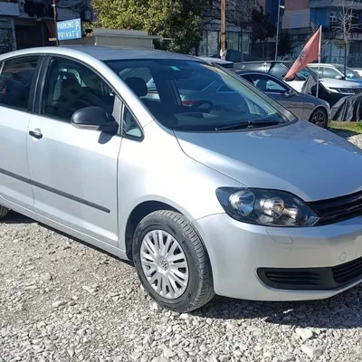 Volkswagen Golf 2011 në shitje