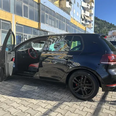 Volkswagen Golf 2008 në shitje