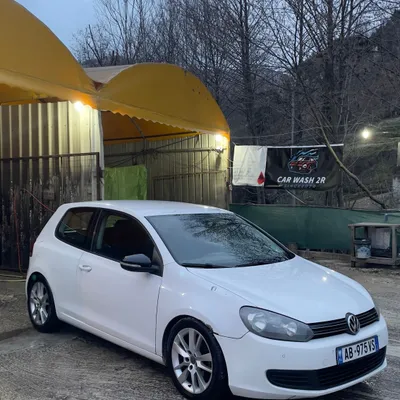 Volkswagen Golf 2009 në shitje