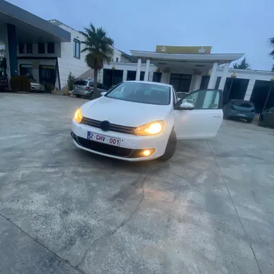Volkswagen Golf 2009 në shitje
